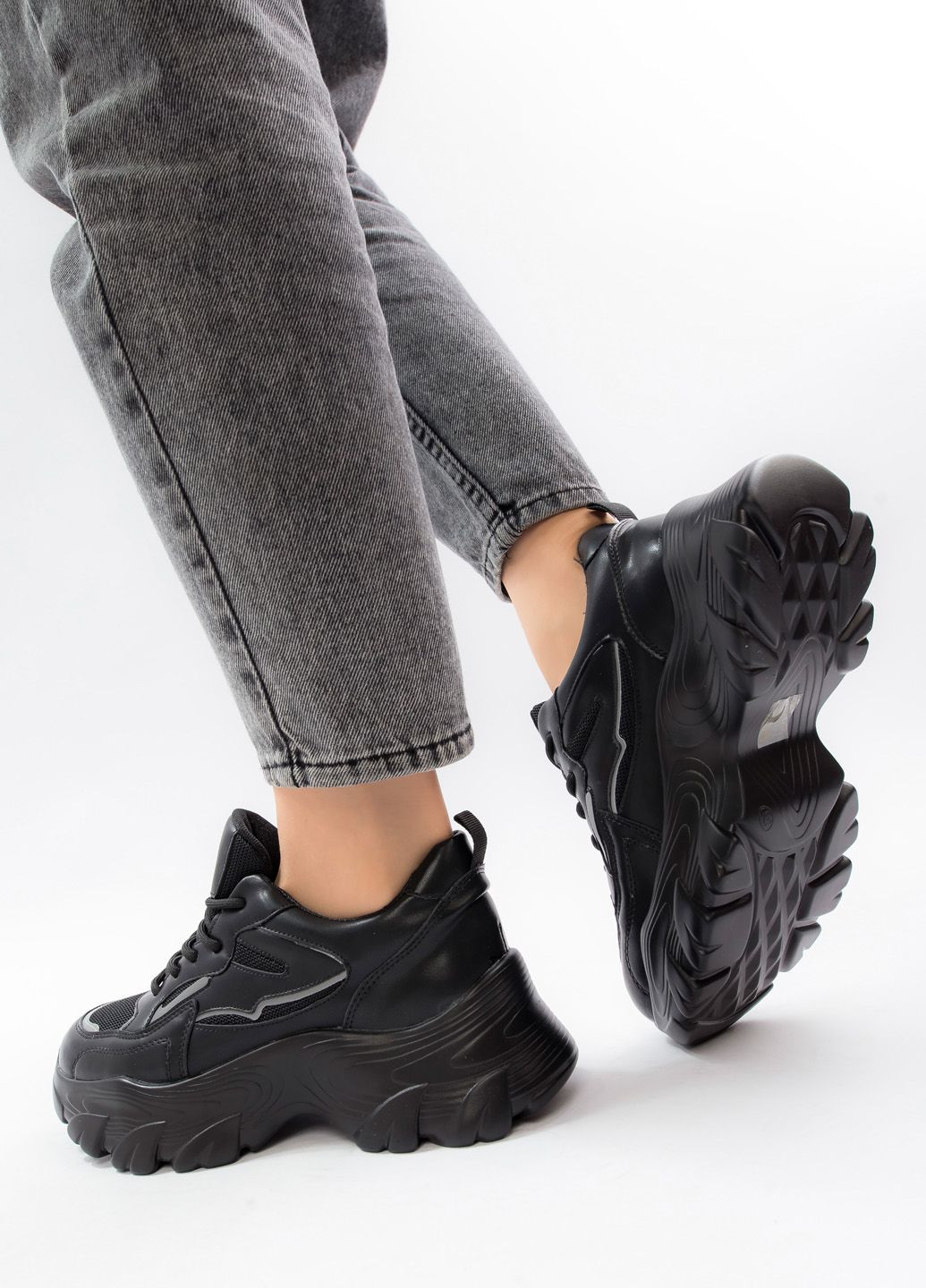 Чорні осінні кросівки жіночі Fashion