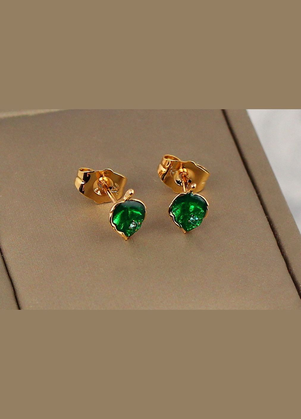 Сережки гвоздики зелений листочок з крапелькою 9 мм золотисті Xuping Jewelry (316433525)