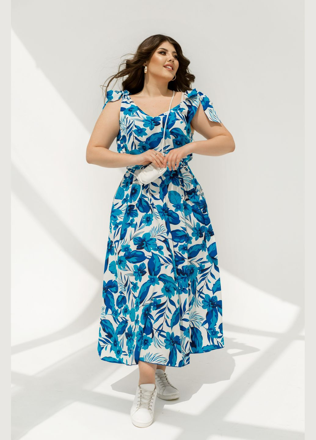 Синее повседневный летнее платье макси с поясом а-силуэт No Brand с цветочным принтом
