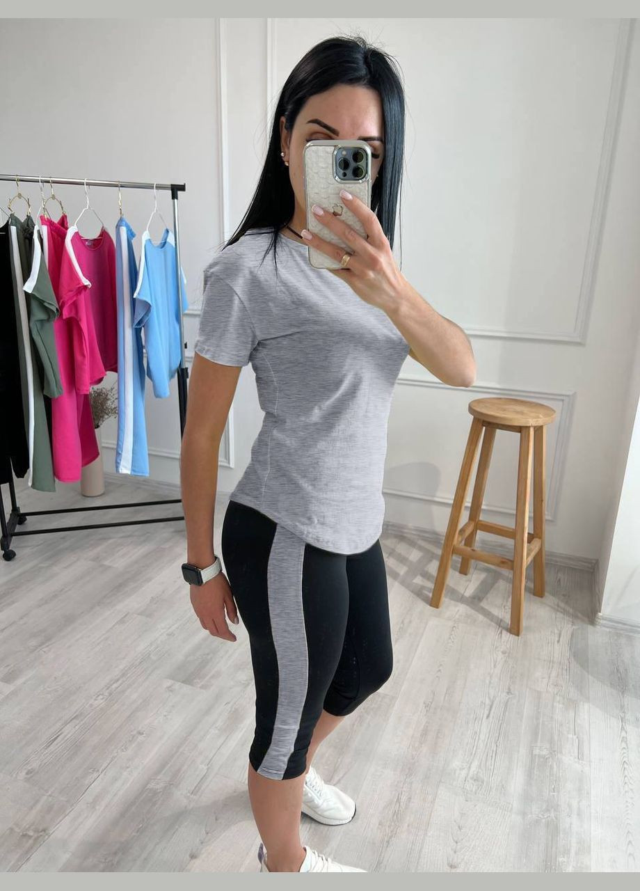 Женский спортивный костюм - капри и футболка Україна (331022693)