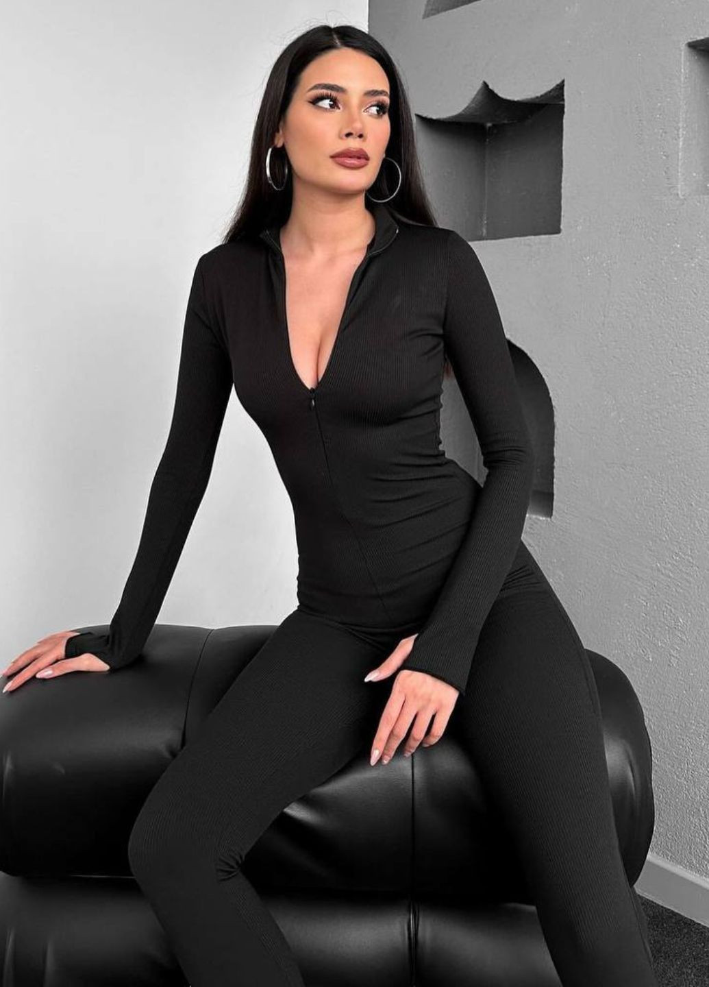 Стильний комбінезон з вирізом під великий палець Україна комбінезон-брюки однотонний чорний повсякденний