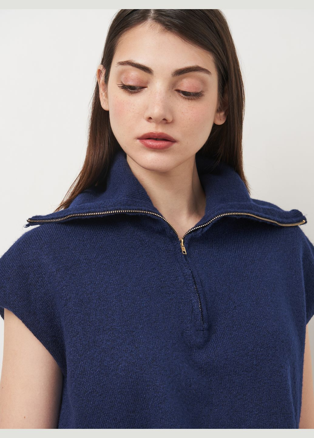 Синій демісезонний джемпер без рукавів на замку Missguided