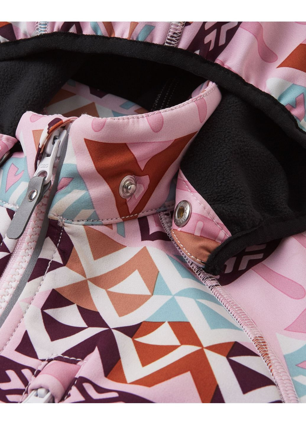 Світло-рожева демісезонна куртка softshell Reima Vantti