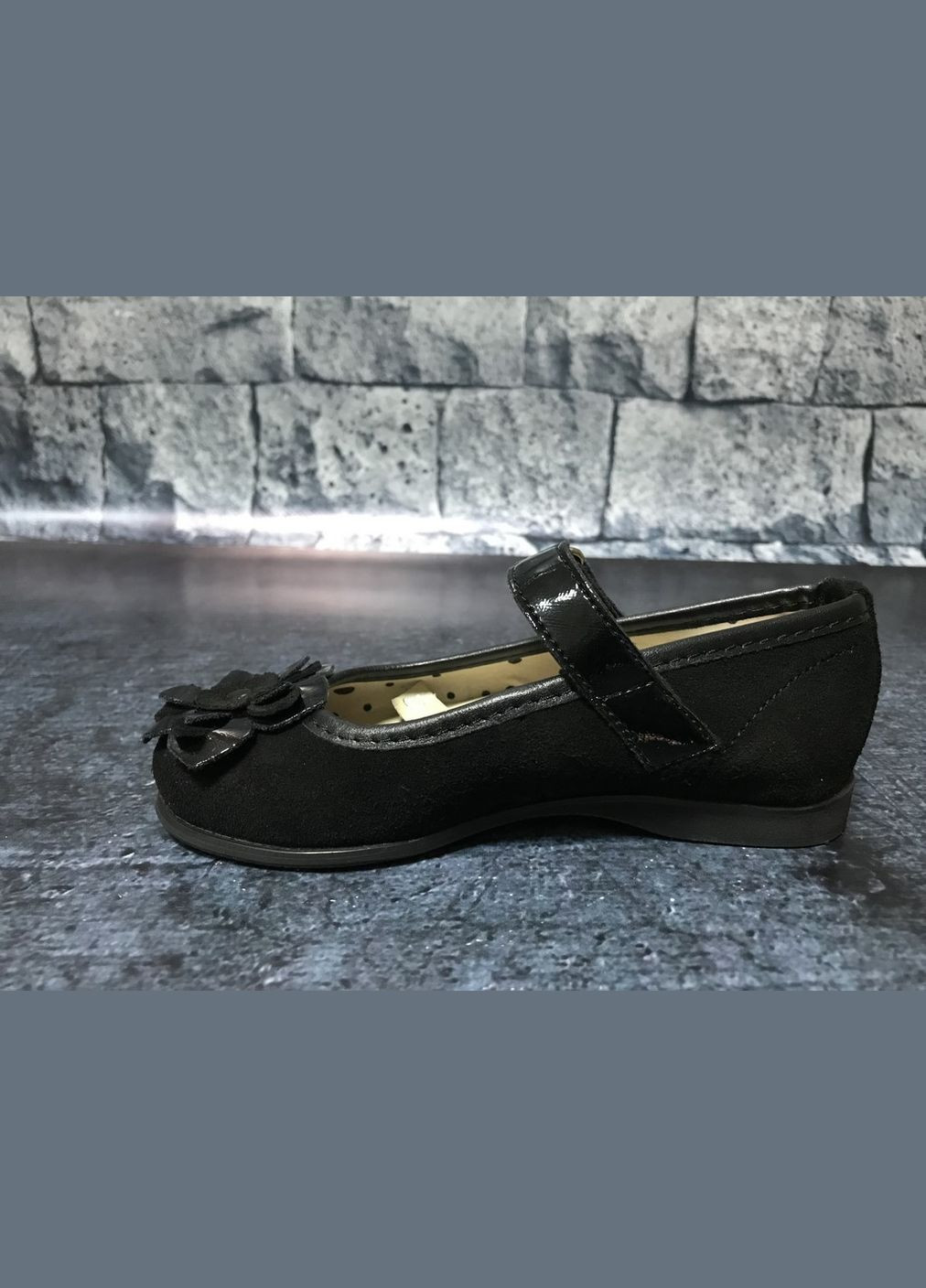 Черные замшевые туфли для девочек черного цвета на липучке,, бистфор на низком каблуке Bistfor