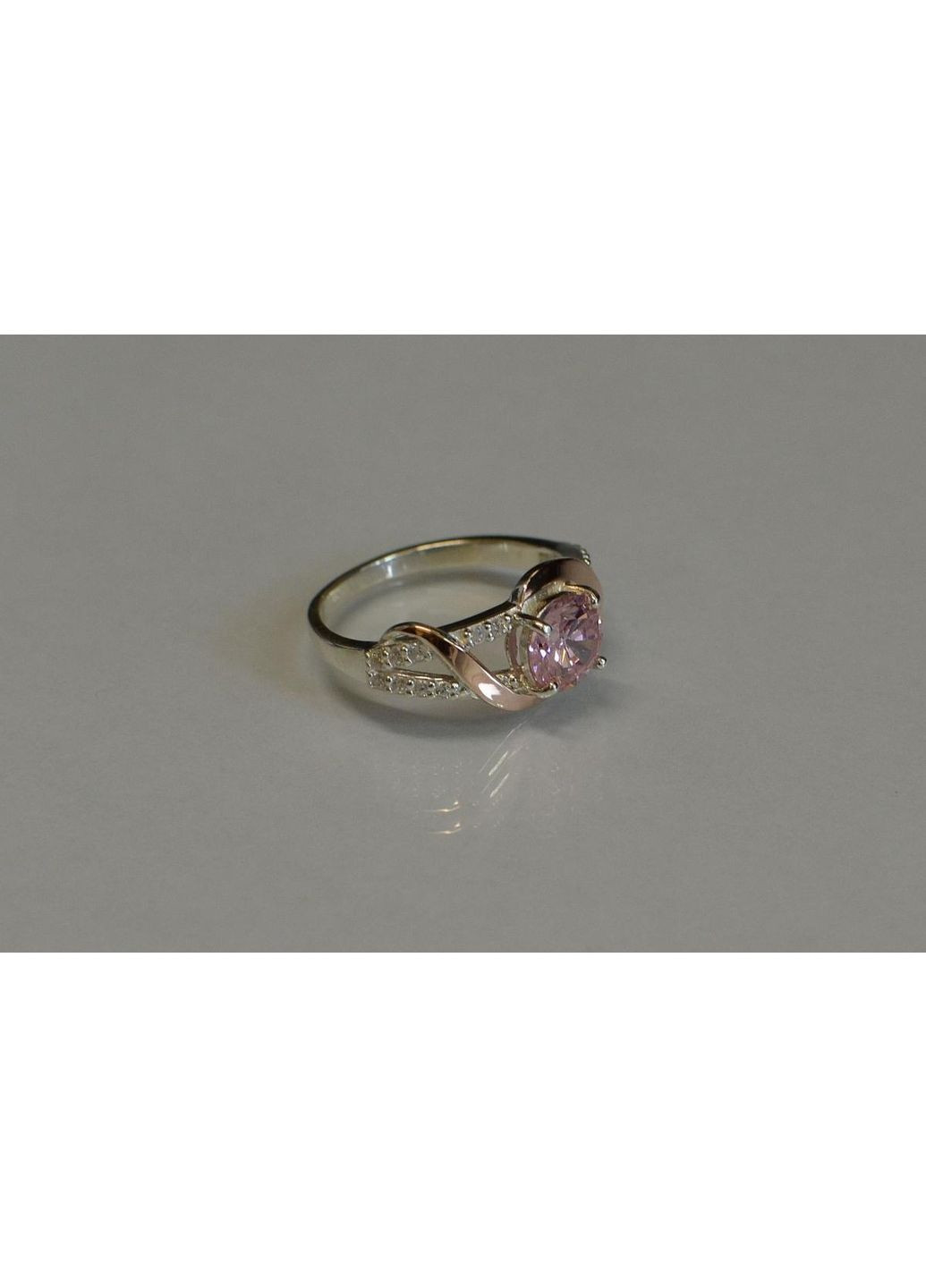 Каблучка срібна з золотими наклакдами та кубічним цирконієм Silver Style (367268336)