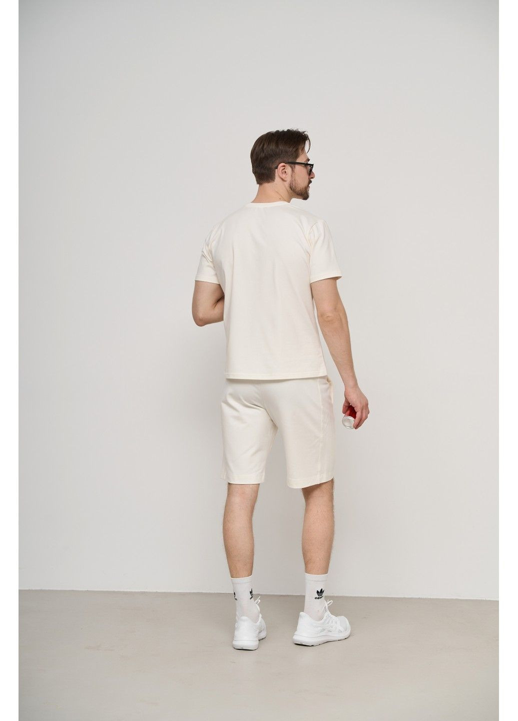 Комплект футболка + спортивные шорты мужские SUMMER молочный Handy Wear (280931907)
