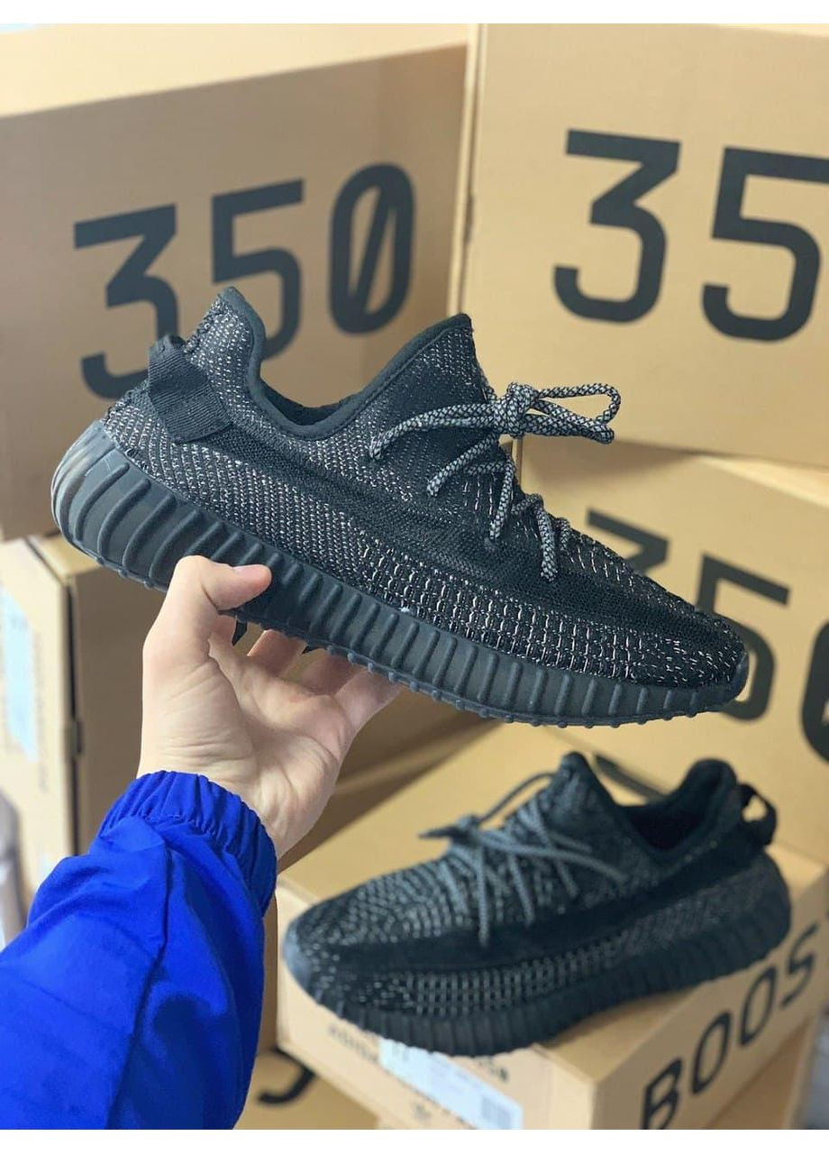 Черные демисезонные кроссовки мужские adidas yeezy boost 350 v2 black static адидас изи буст No Brand