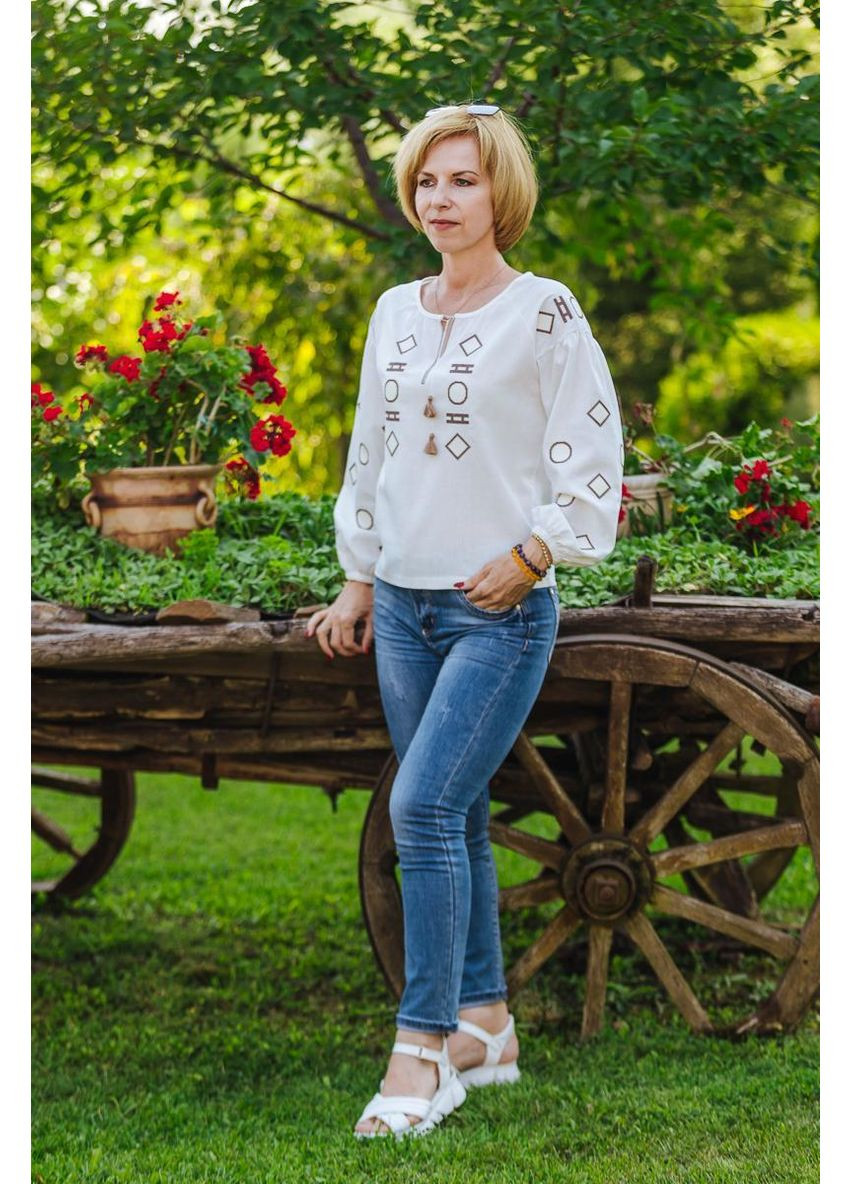 Молочная молочная блузка с геометрической вышивкой для женщин в спокойных бежево-коричневых тонах, l лен (301046917)