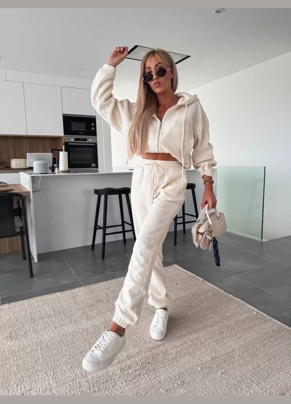 Спортивный костюм бежевого цвета из микро-вельвета, стильный и комфортный для активного образа и повседневной носки No Brand 327-1 (316220576)