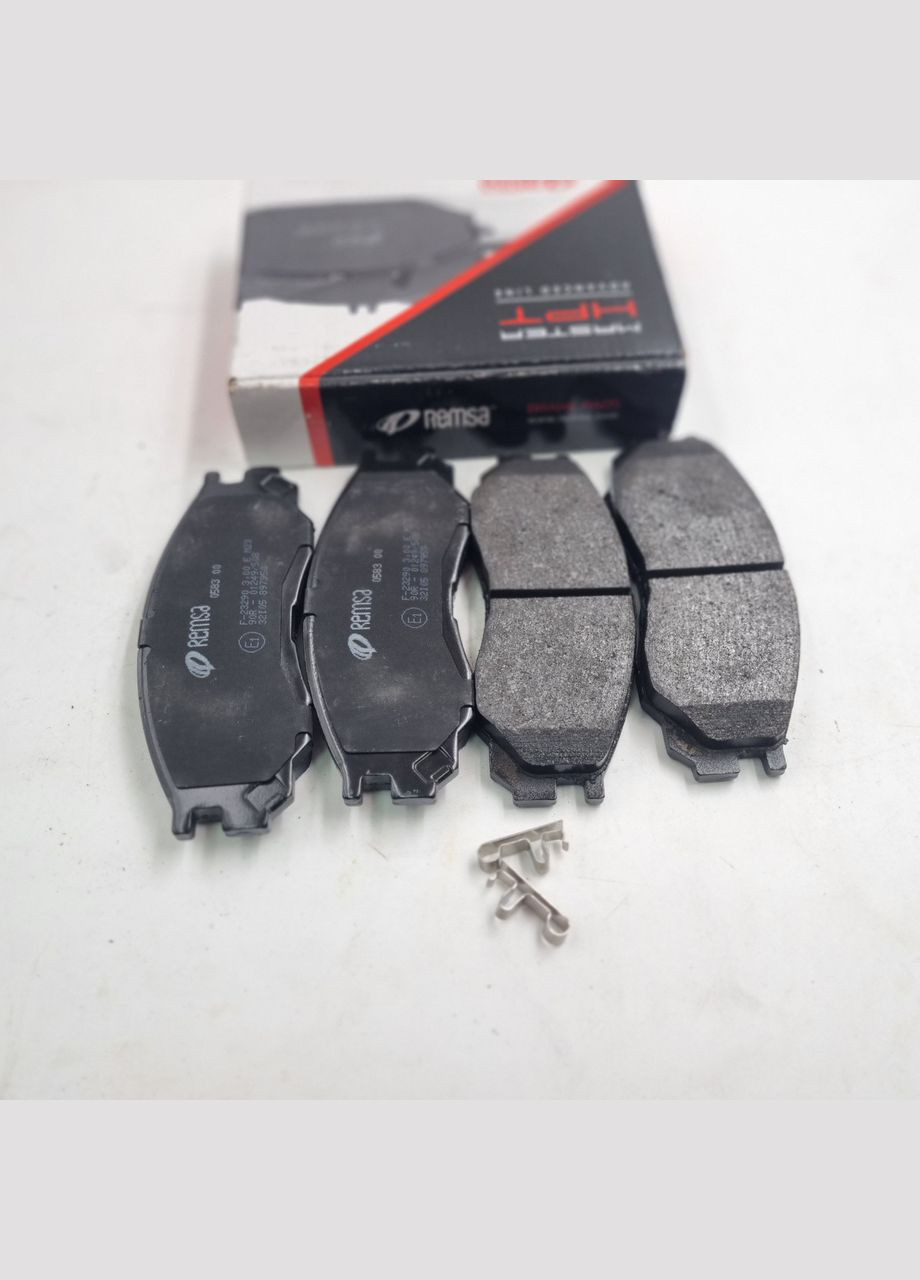 Тормозные колодки передние 058300 Л200 Remsa (345739412)