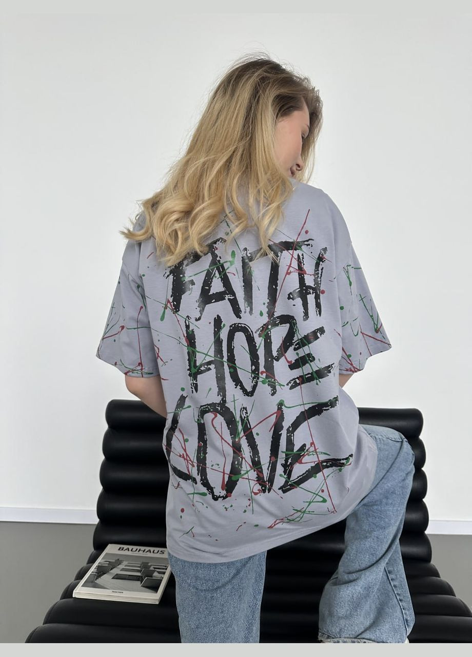 Базова жіноча футболка з написом сiрого кольору 30822 Fashion - (331109481)
