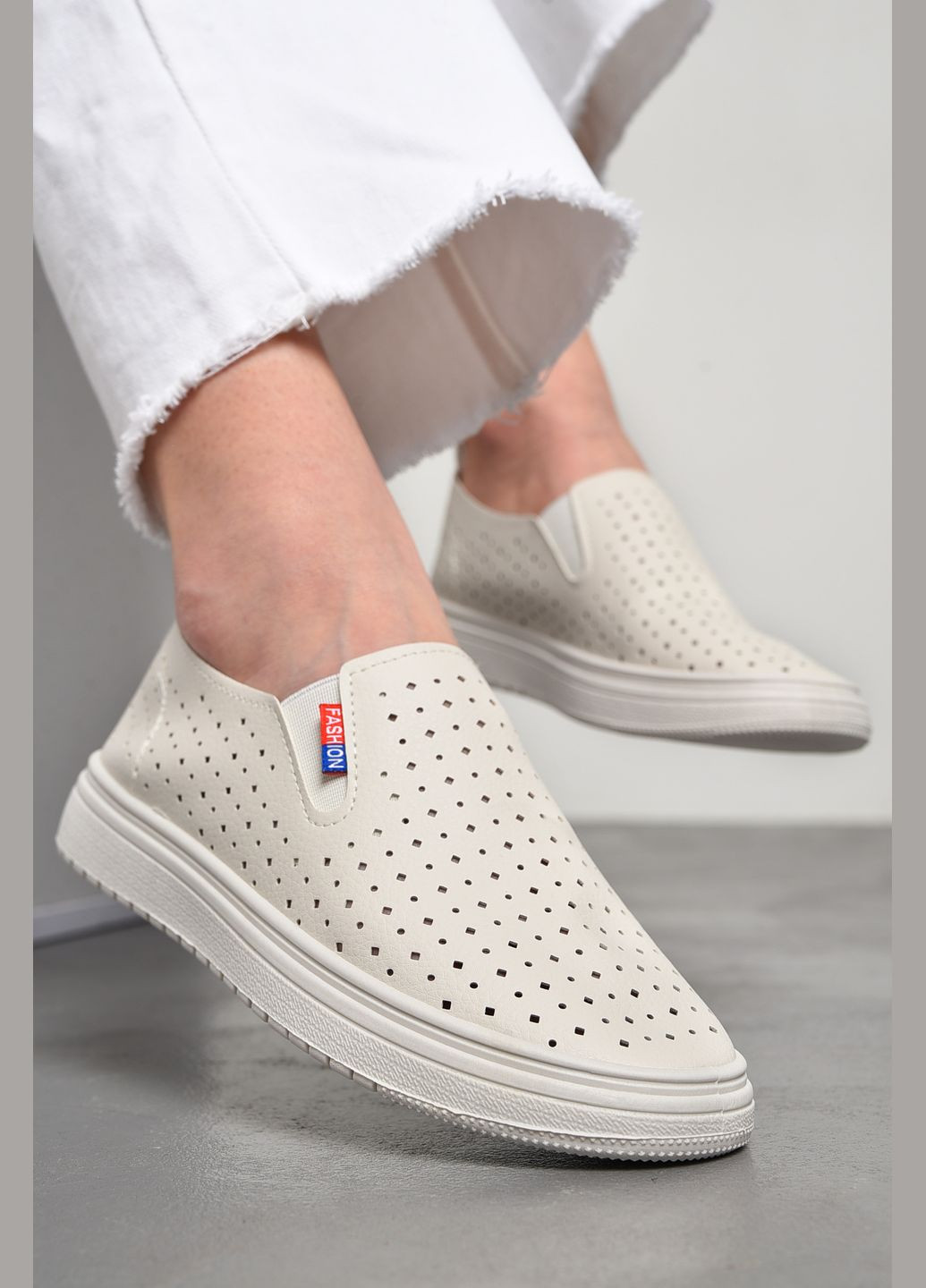 Мокасини жіночі бежевого кольору на шнурівці Let's Shop (290011277)