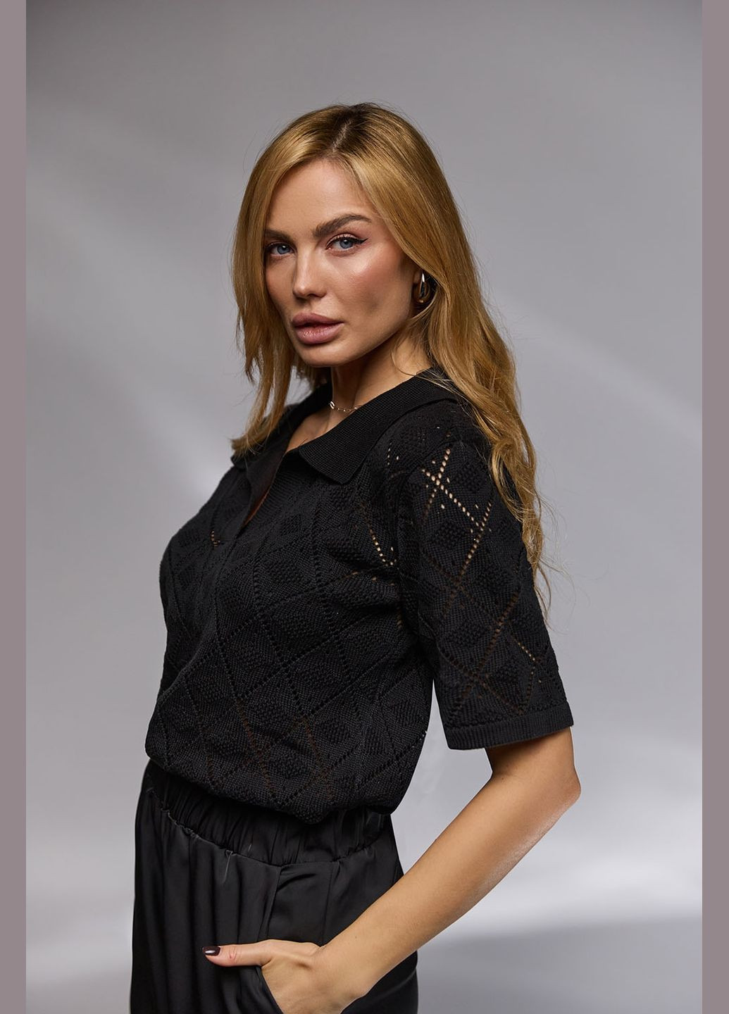 Черная женская футболка-поло ажур 2468_1 Triko Bakh