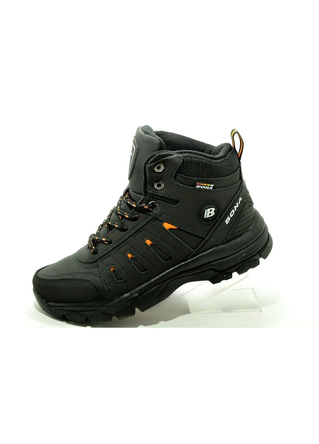 Черные зимние кроссовки Bona
