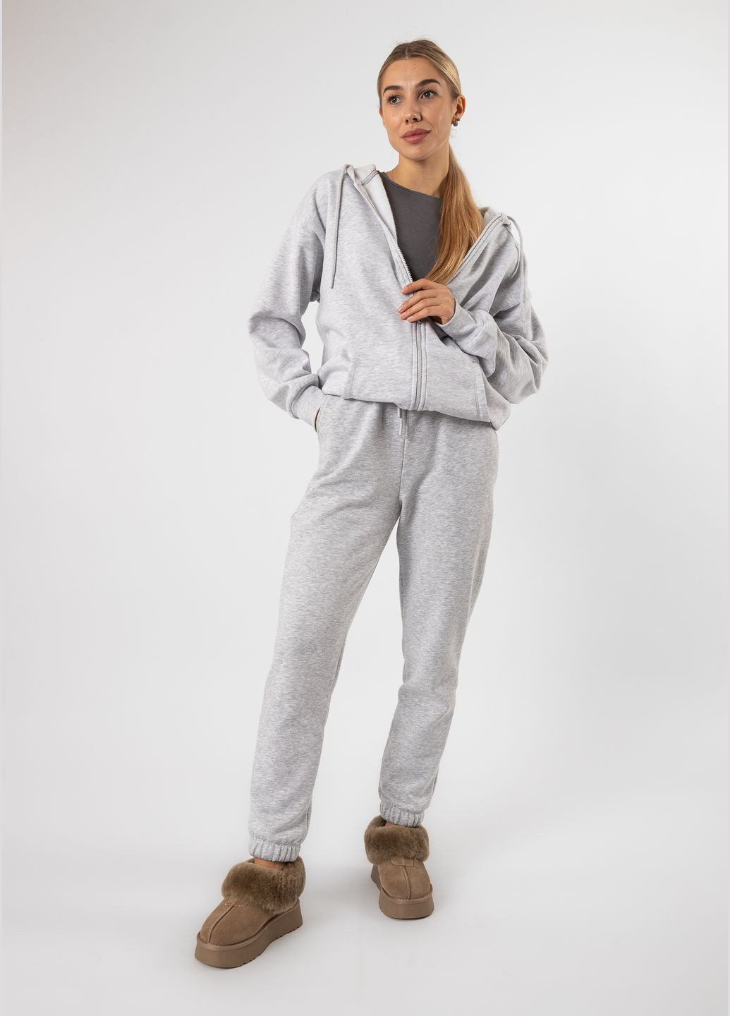 Уггі (1943ЦА) Lola Andy (328915166)