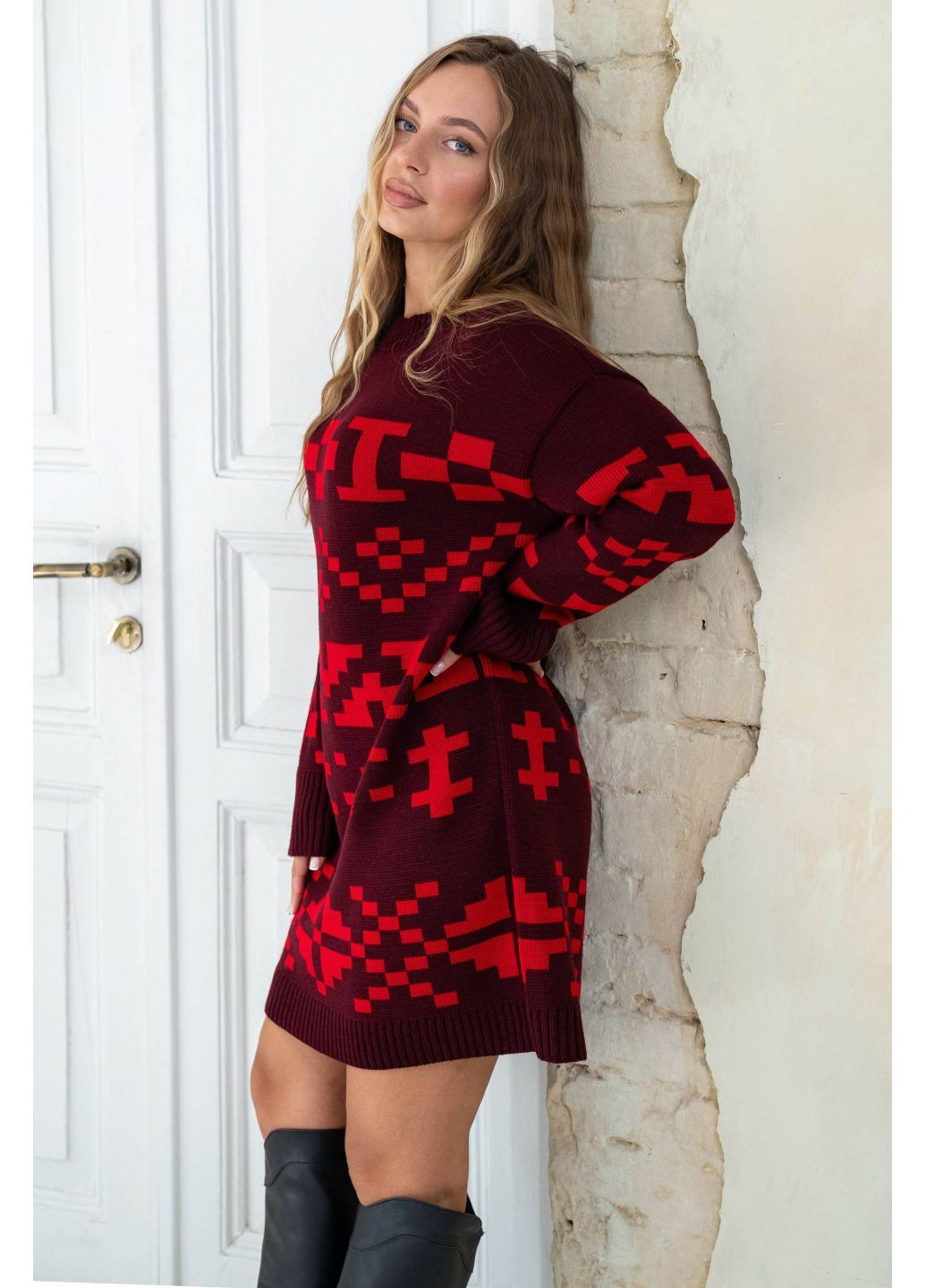 Бордовое женское теплое вязаное платье с орнаментом алена бордо You Best