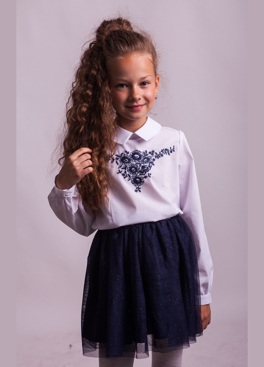 Блузка шкільна з синьою вишивкою мод.1050 Світ блуз (330615194)