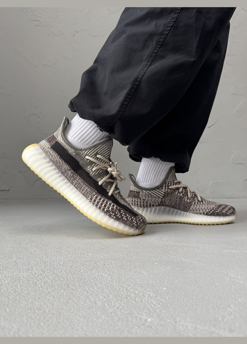 Серые демисезонные кроссовки мужские и женские adidas yeezy boost 350 grey | адидас изи буст 350 серые No Brand