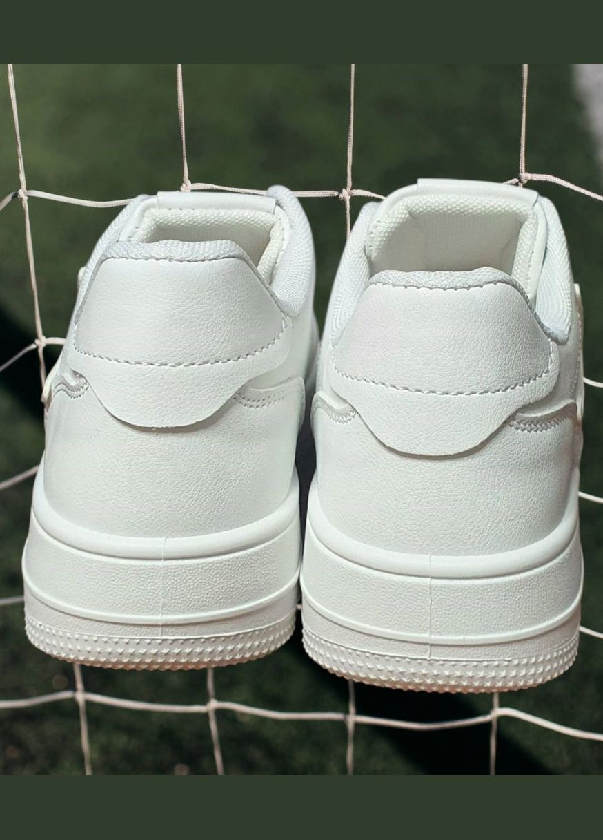 Білі всесезонні кросівки No Brand