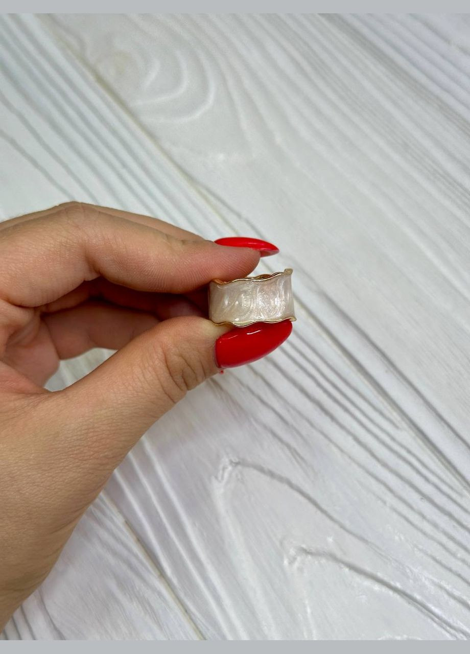 Жіноче кільце відкрите молочного кольору фігурне перламутр ( ) Xuping Jewelry (330618957)