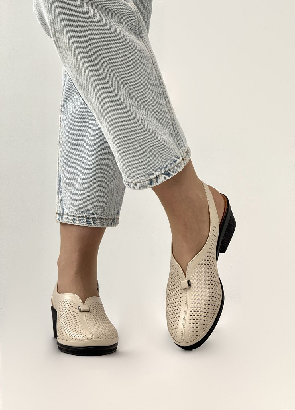 Бежевые босоножки женские кожаные на полную стопу Sherlock Soon