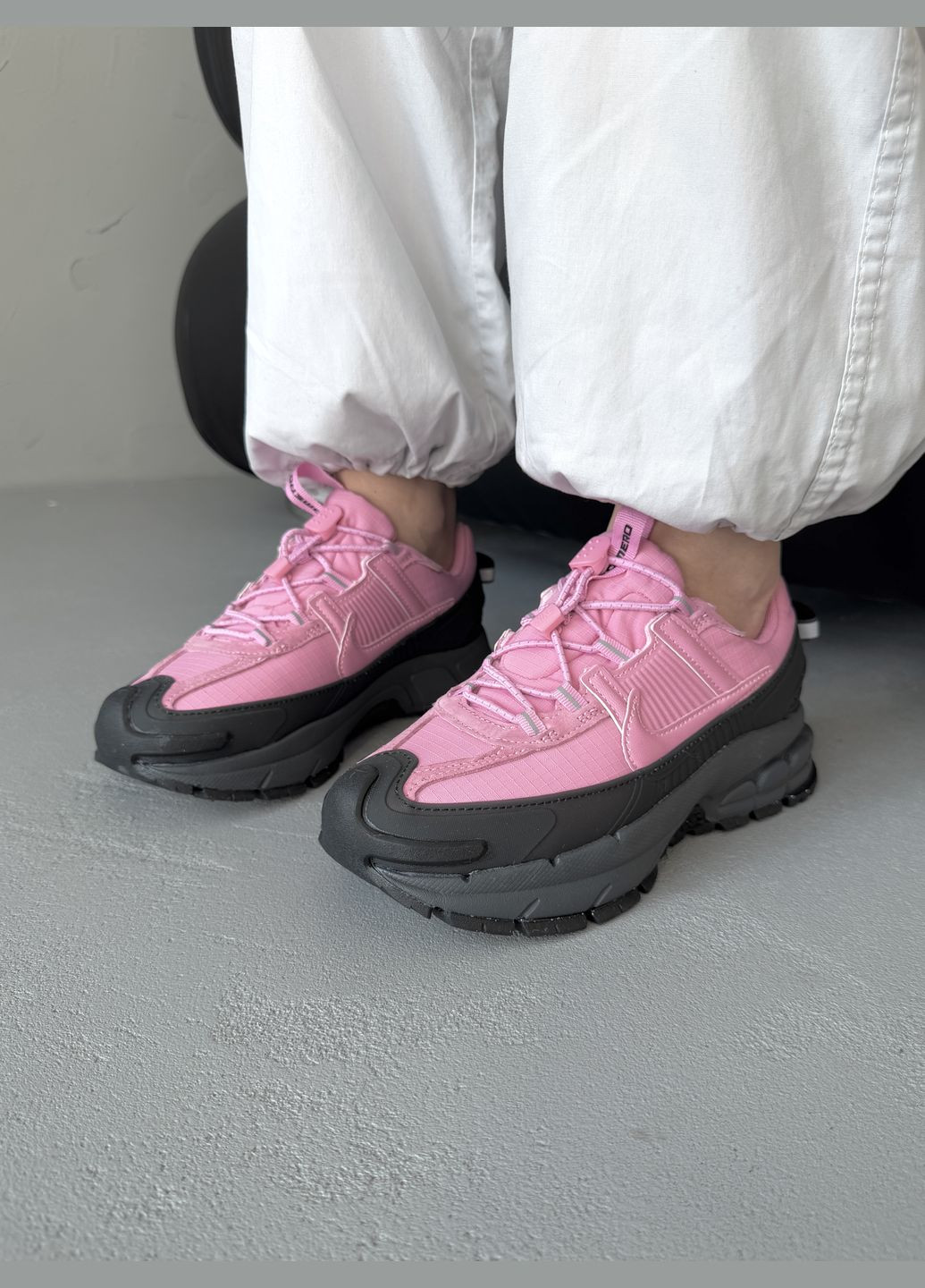 Кросівки жіночі і чоловічі Nike Zoom Vomero Roam Black Pink | Найк Зум Вомеро Роам рожеві No Brand рожеві демісезони (339604449)