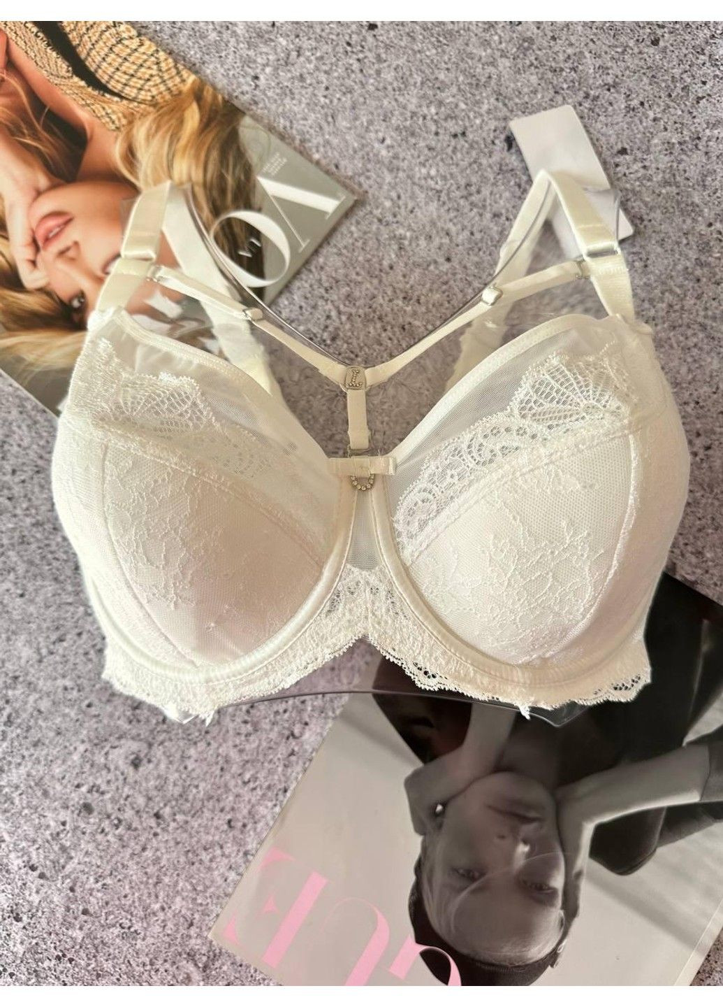 Молочний бюстгальтер з портупеєю молочний Lanny Mode