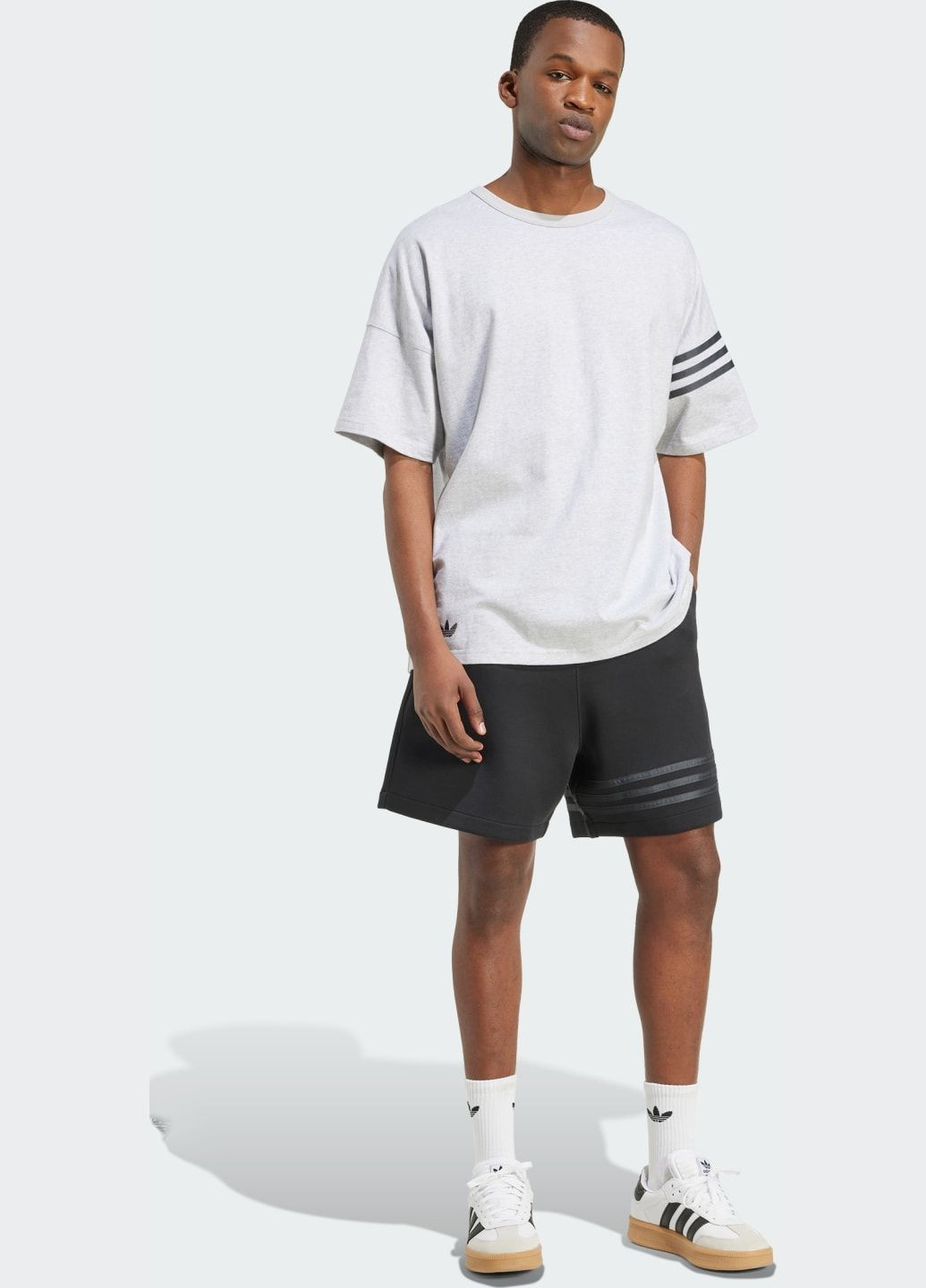 Сіра футболка neuclassics adidas