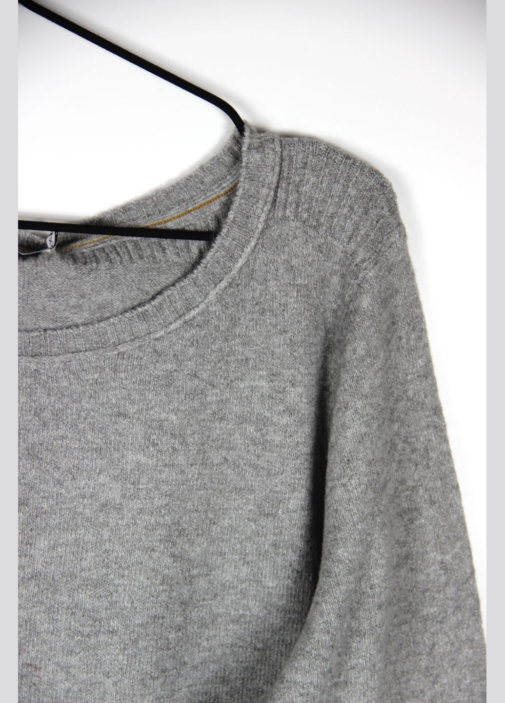 Сірий светр Cecil