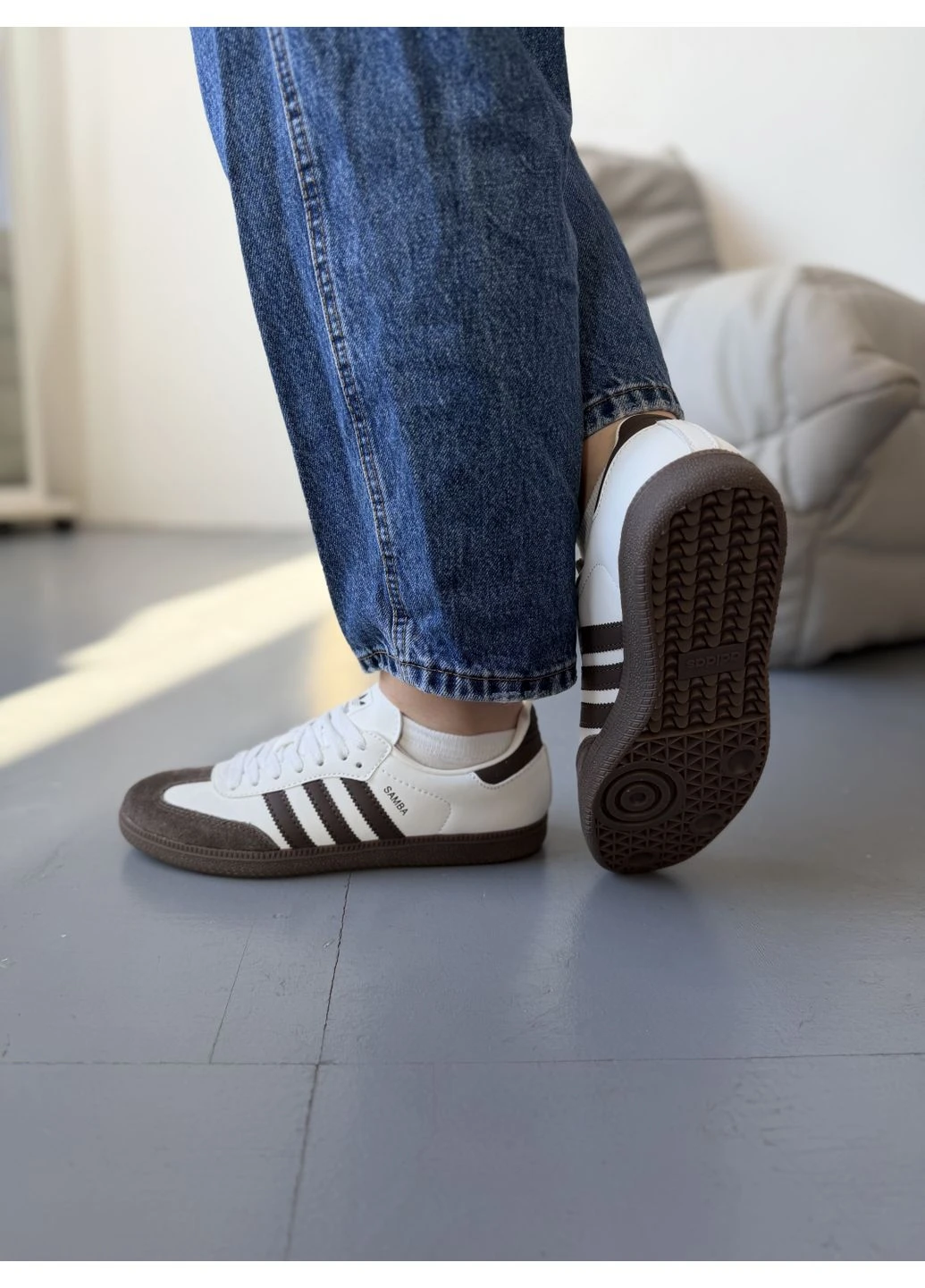 Белые демисезонные кроссовки мужские adidas samba white brown адидас самба белые No Brand