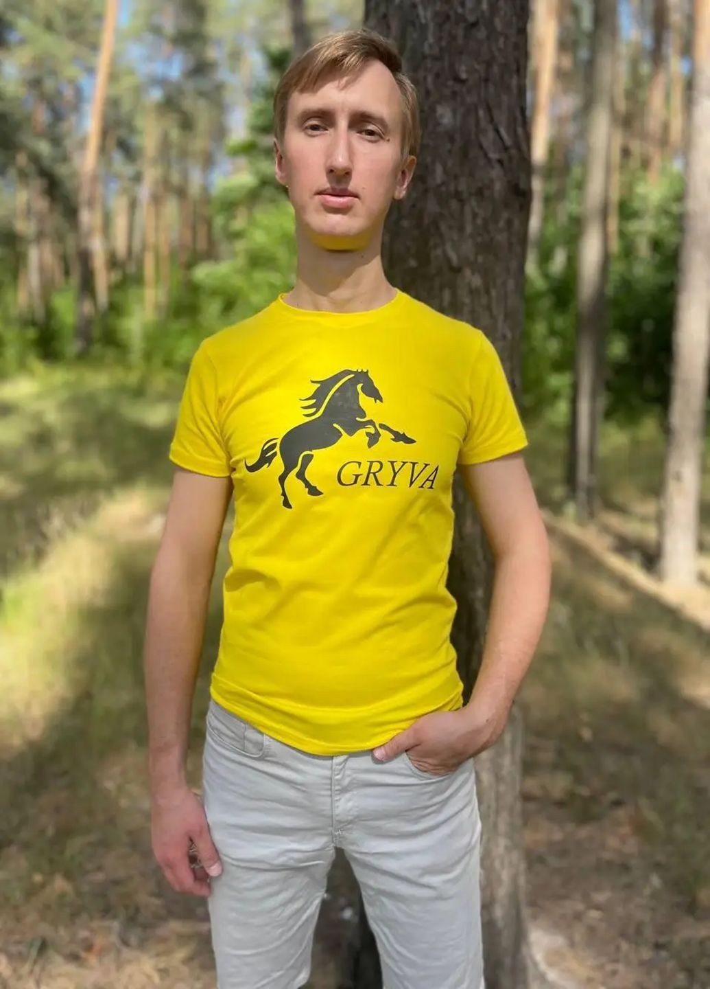Желтая мужская футболка желтая с конем с коротким рукавом GRYVA