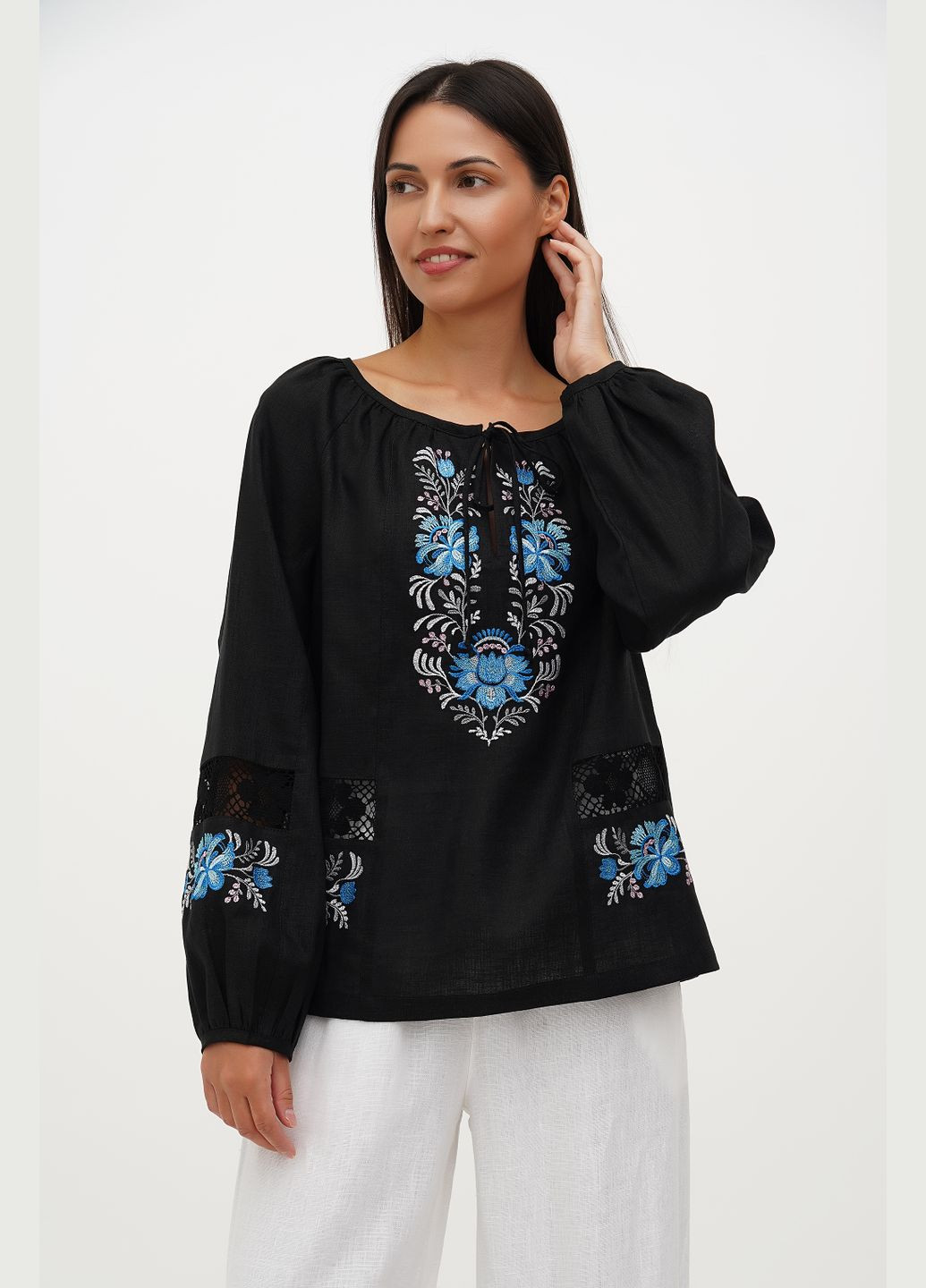 Чорна святкова жіноча вишиванка з льону з квітами, з мереживом та рукавом реглан соломія., р., код 9400/50/147 ГАЛЕРЕЯ ЛЬОНУ