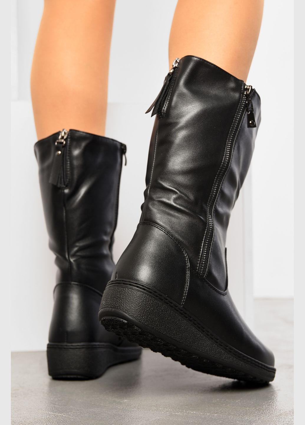 Зимние сапоги женские зимние на молнии черного цвета казаки Let's Shop
