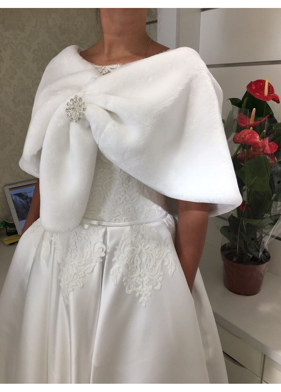 Накидка весільна мутон з брошкою "Nika" No Brand (369717361)