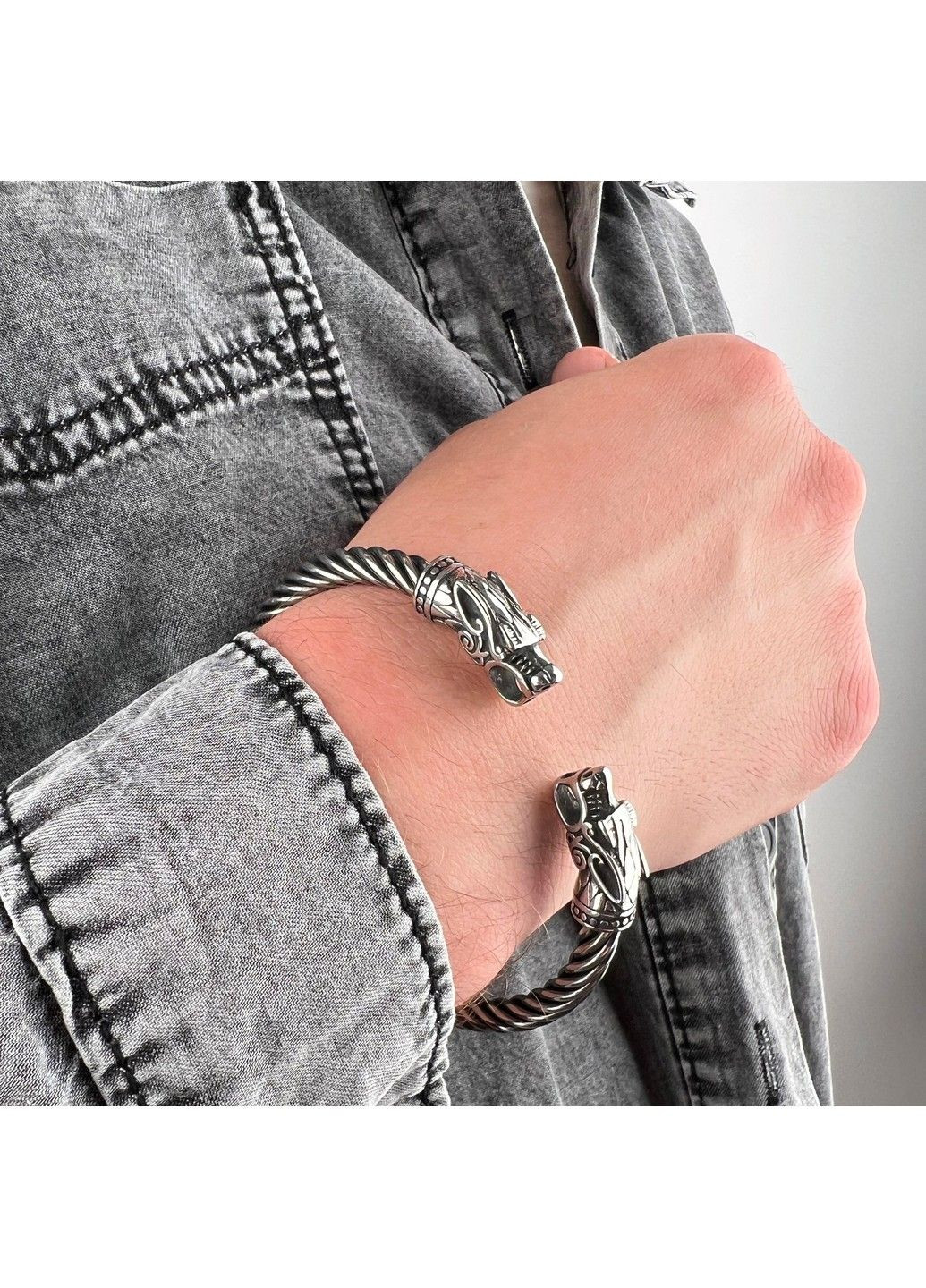 Готичний чоловічий тросовий браслет з медичної сталі вовки 20см BS-025 No Brand (299486655)