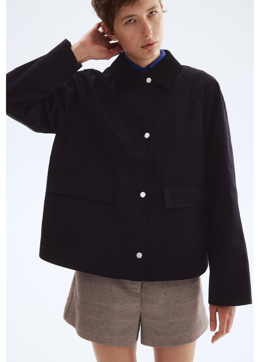 Темно-синя демісезонна жіноча куртка з вельветовим коміром н&м (58484) xs темно-синя H&M