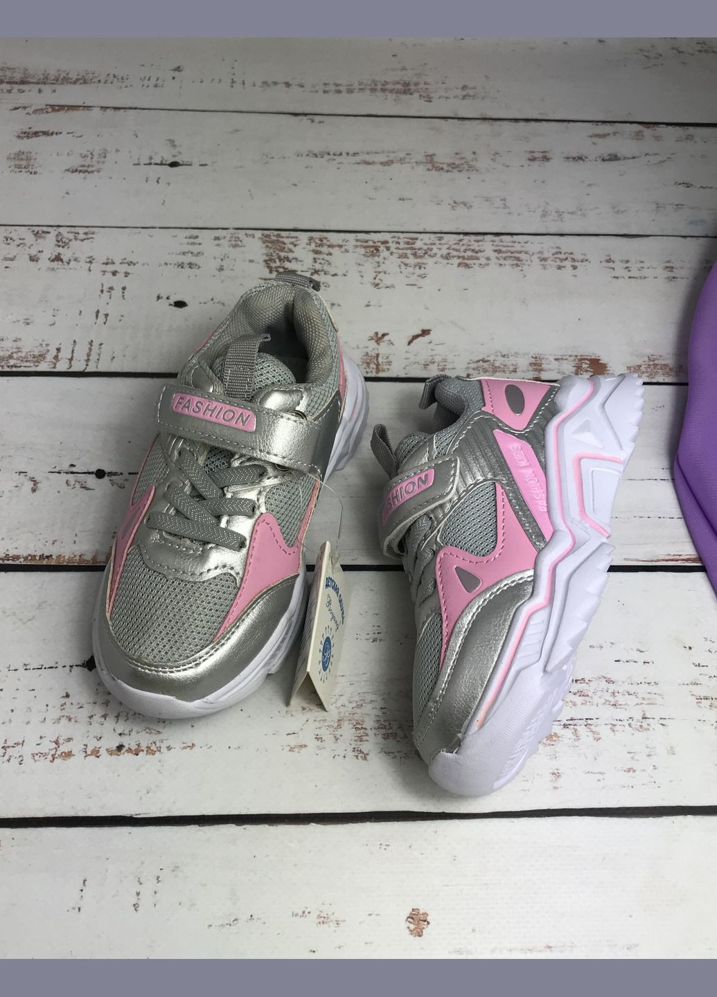 Срібні всесезонні кросівки дитячі для дівчинки сріблястий (300) Boyang