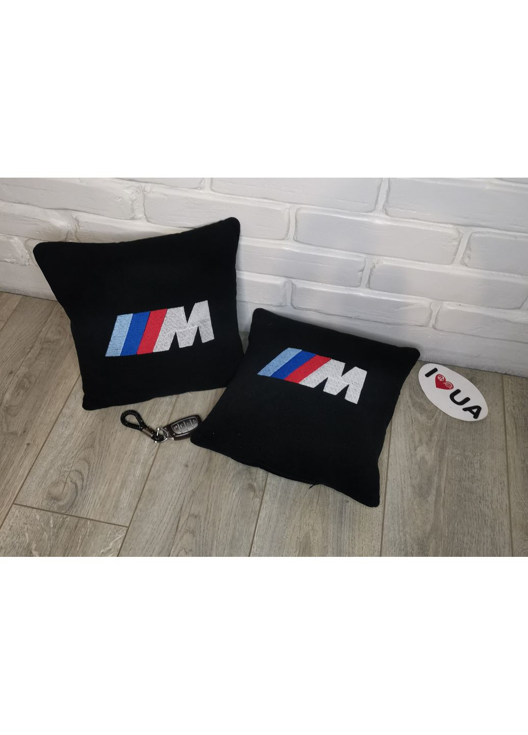 Автомобильная подушка – плед с вышивкой логотипа "BMW M" No Brand (369717208)