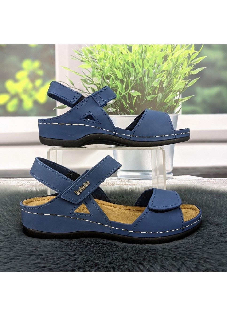Синие босоножки женские кожаные на липучках Inblu на липучке