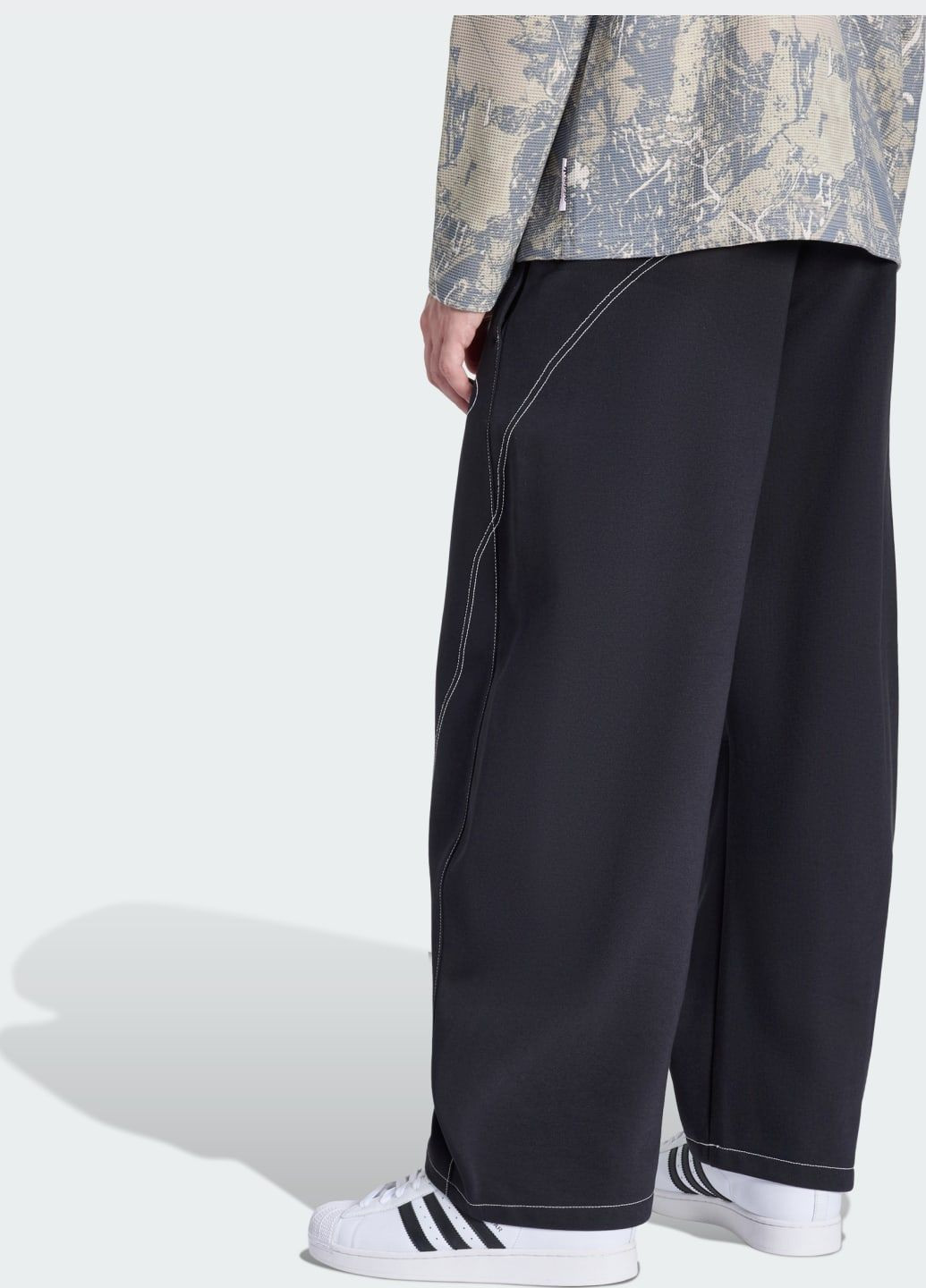 Брюки ORIGINALS SHOEMAKER GRAPHIC FLEECE adidas (372814458)