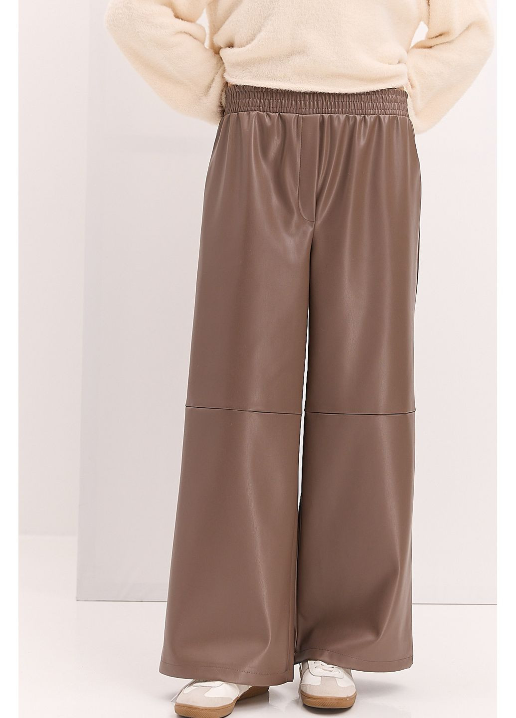 Жіночі штани з екошкіри сірі з горизонтальними швами Arjen (361056673)