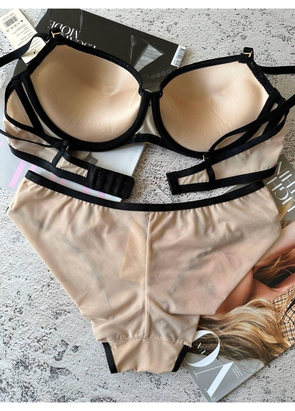 Бежевий жіноча нижня білизна, бюстгальтер з трусиками, чорний/бежевий Weiyesi