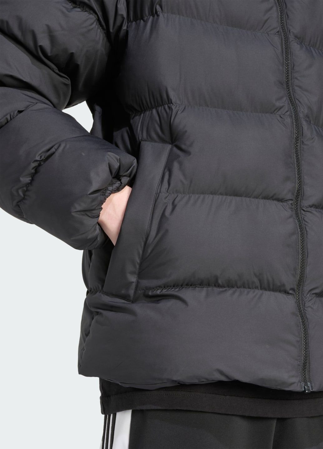 Чорна демісезонна пуховик tonal hooded adidas