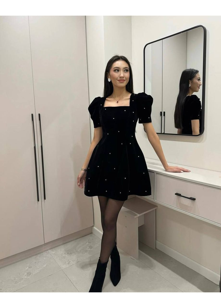 Черное праздничный стильное женское платье из бархата со стразами No Brand