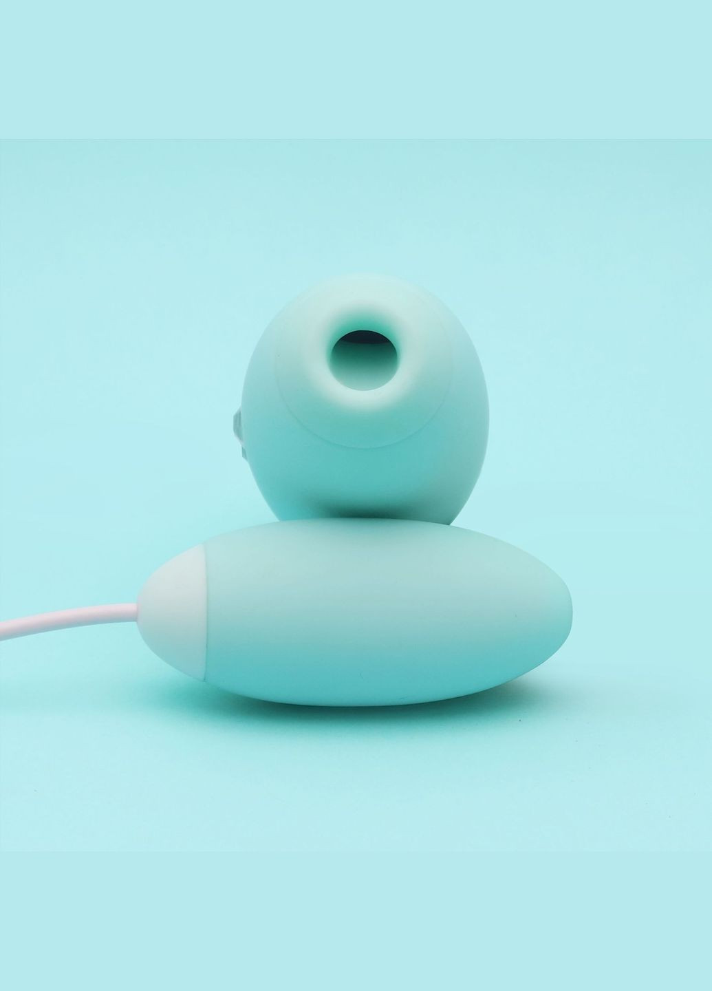 Вакуумний стимулятор з віброяйцем 2-в-1 KISTOY Miss VV Cyan KissToy (369946277)