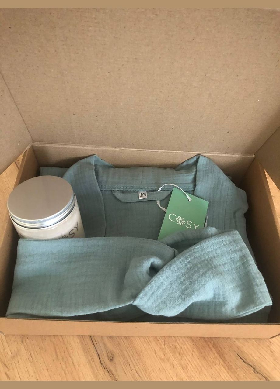 Подарочный набор Oliva от Халат кимоно муслин + Повязка для волос + Скраб для тела оливковый в коробке Cosy (295689838)