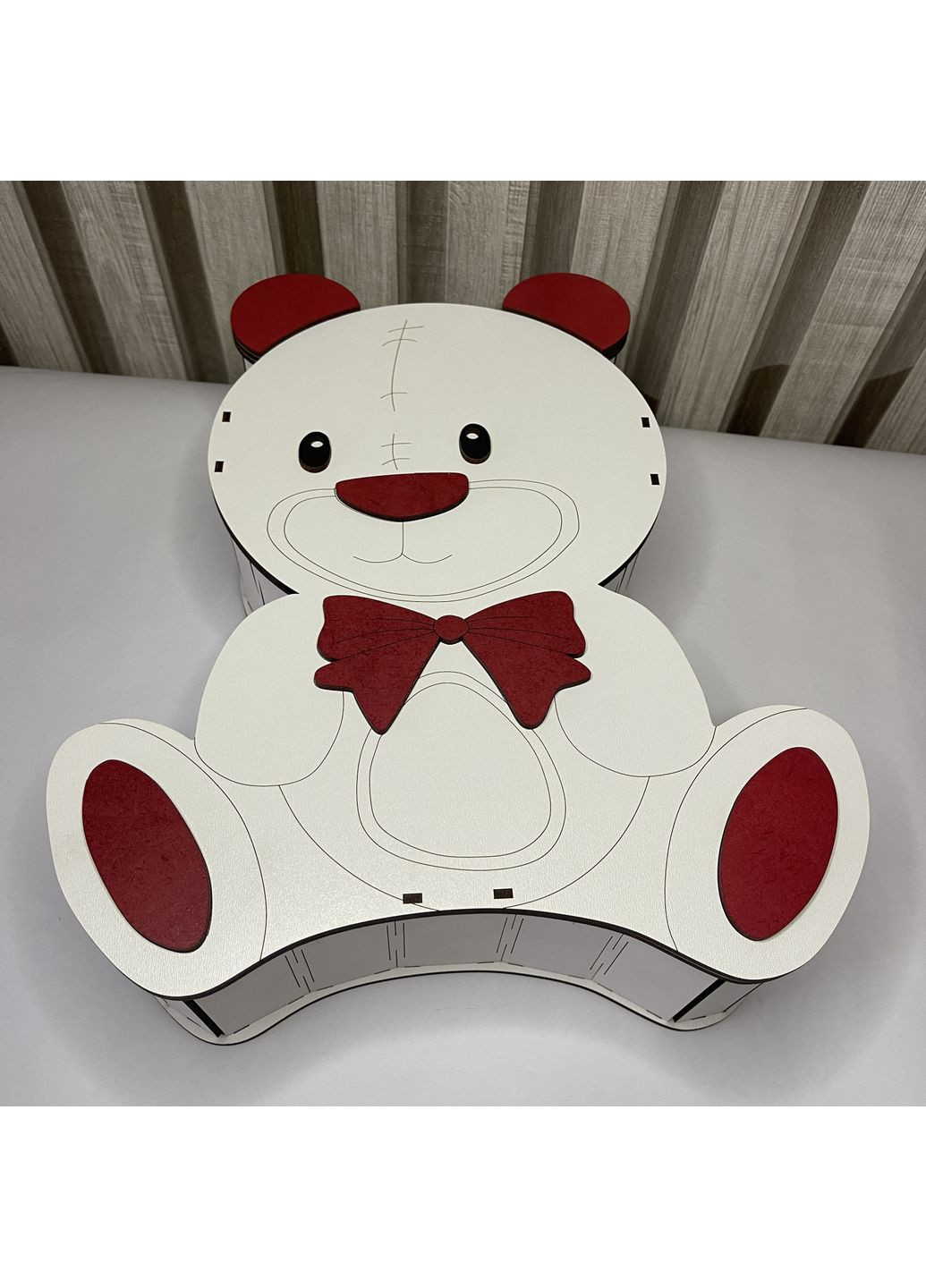 Подарунковий бокс в дерев'яній коробці у формі медведя з мильними трояндами та цукерками Ferrero Rocher No Brand (354820437)