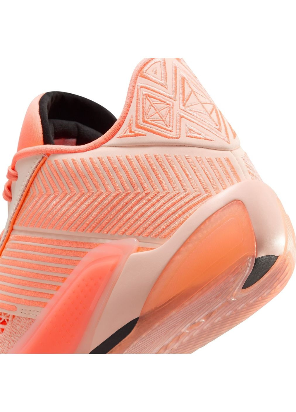 Бежеві всесезон кросівки jordan xxxviii low 9(43) Air Jordan