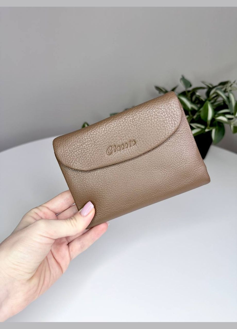 Кожаный мягкий кошелёк на магнитах среднего размера Classic (316218757)