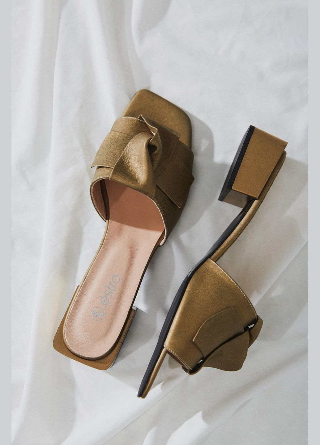 Золотые шлепанцы, цвет золотой Estro